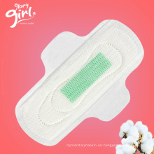 Uso higiénico femenino absorbente estupendo Uso de la servilleta sanitaria suave del algodón con el anión
